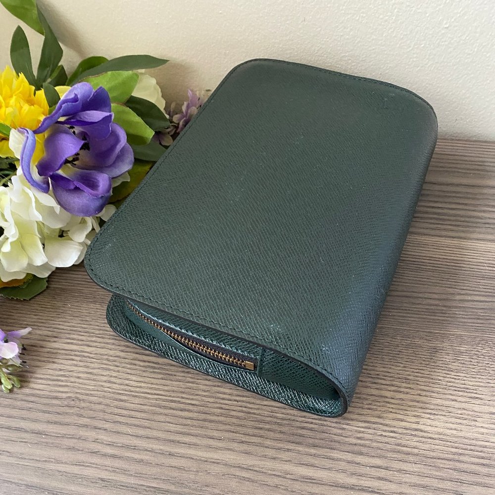 Louis Vuitton Dopp Travel carryall Clutch Bag